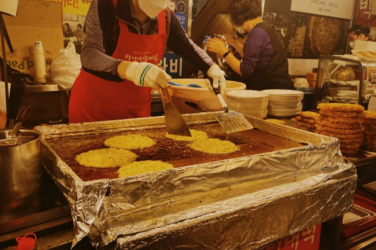 Gwangjang Market: How to Eat Well Without Getting Overcharged