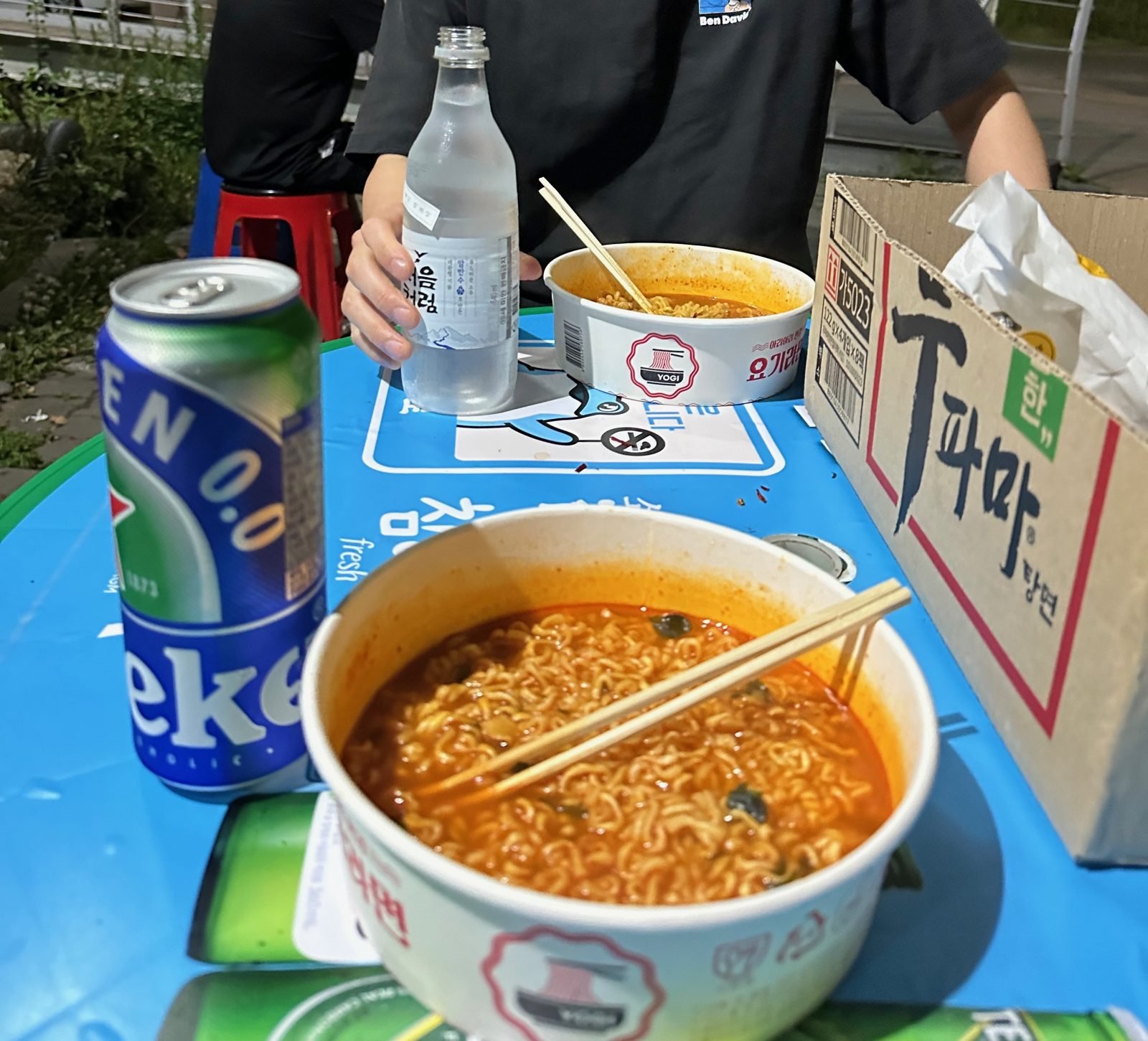 Spicy instant ramyeon and soju on a summer night by the Han River